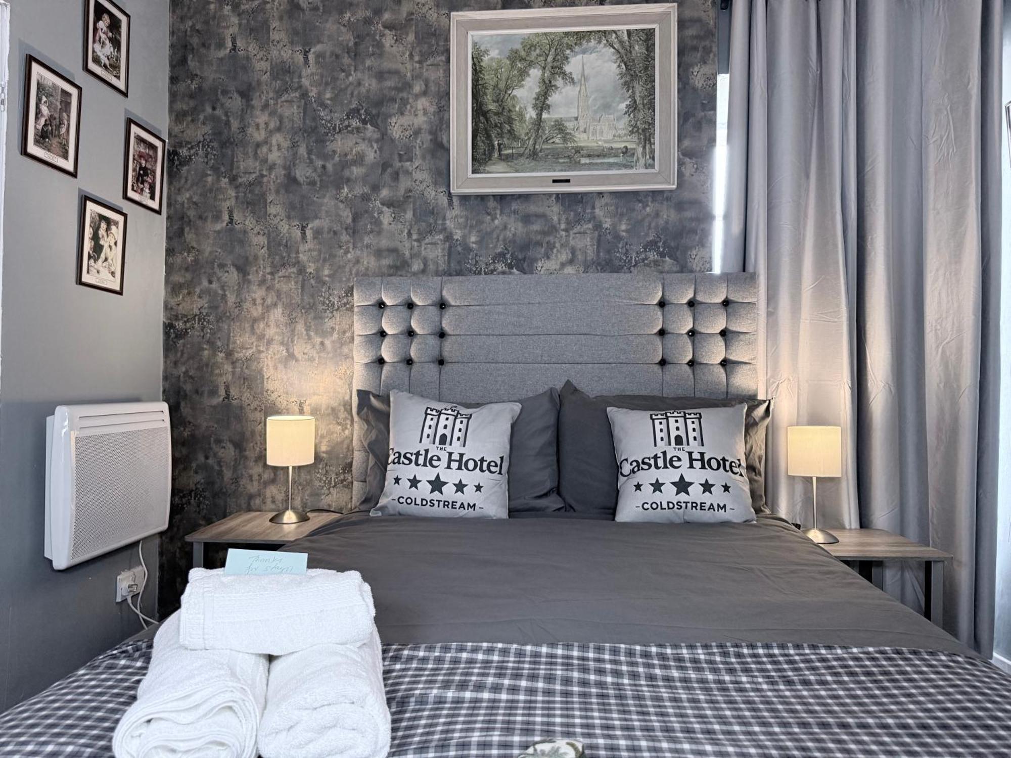 Self Check In Room Accommodation Only The Castle, Coldstream Eksteriør bilde