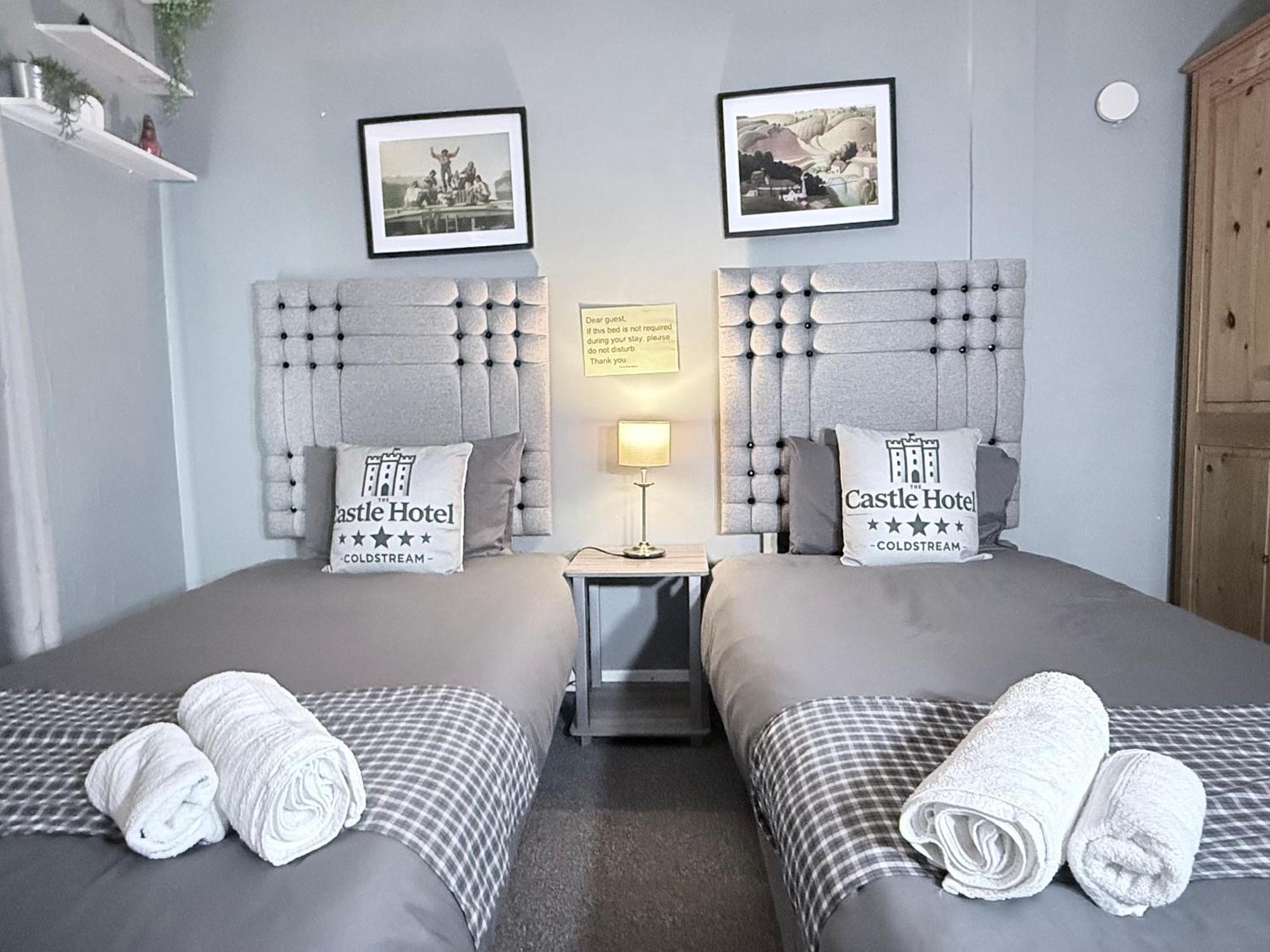 Self Check In Room Accommodation Only The Castle, Coldstream Eksteriør bilde
